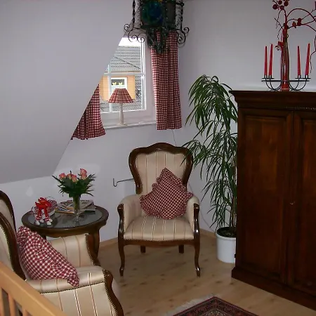 ベッド・アンド・ブレックファスト Gastehaus „haus Am Hahnenberg“ Marmagen